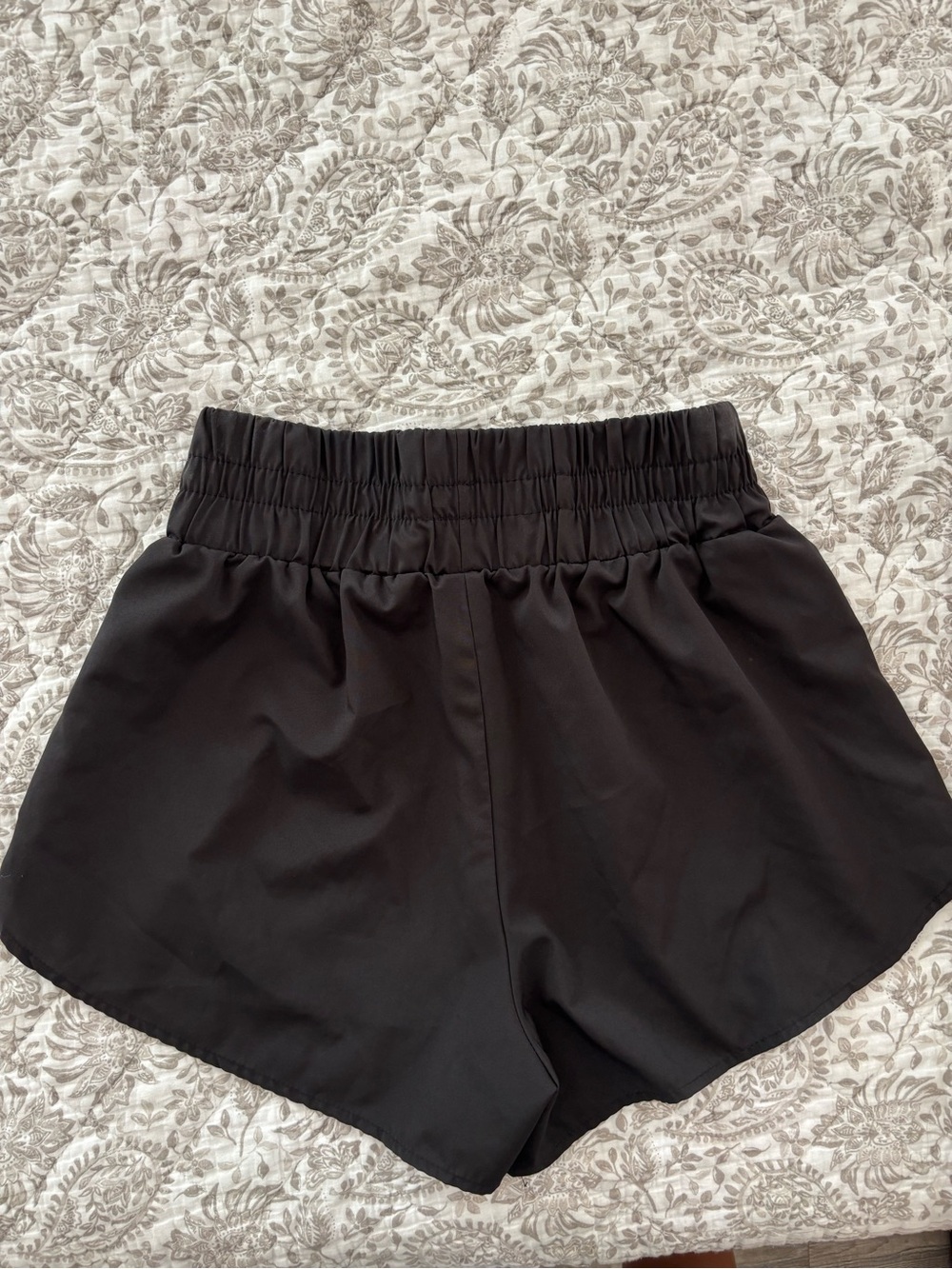 SHEIN Black Women's Elastic-Waist Athletic Shorts